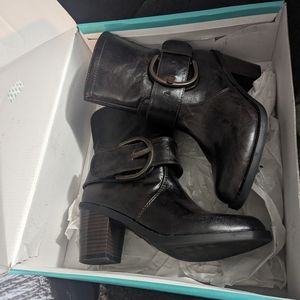Maurices Size 7 Jaina Buckle Ankle Wrap Heeled Boots
